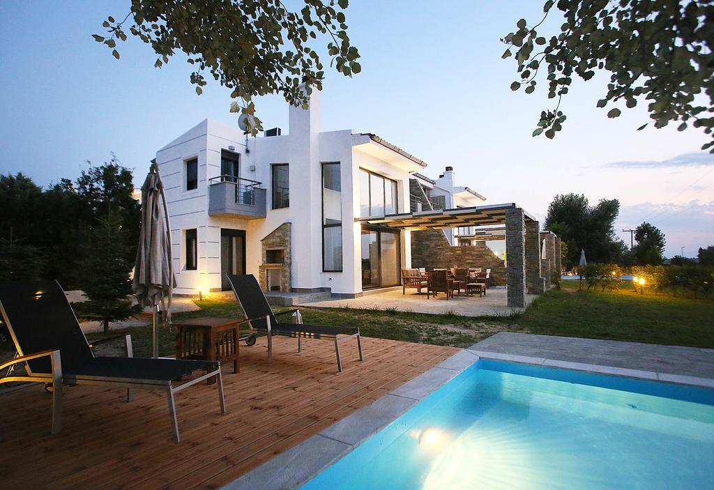 Sunny Sani Luxury Villas Ruang foto