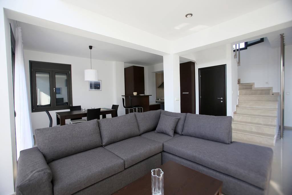 Sunny Sani Luxury Villas Ruang foto