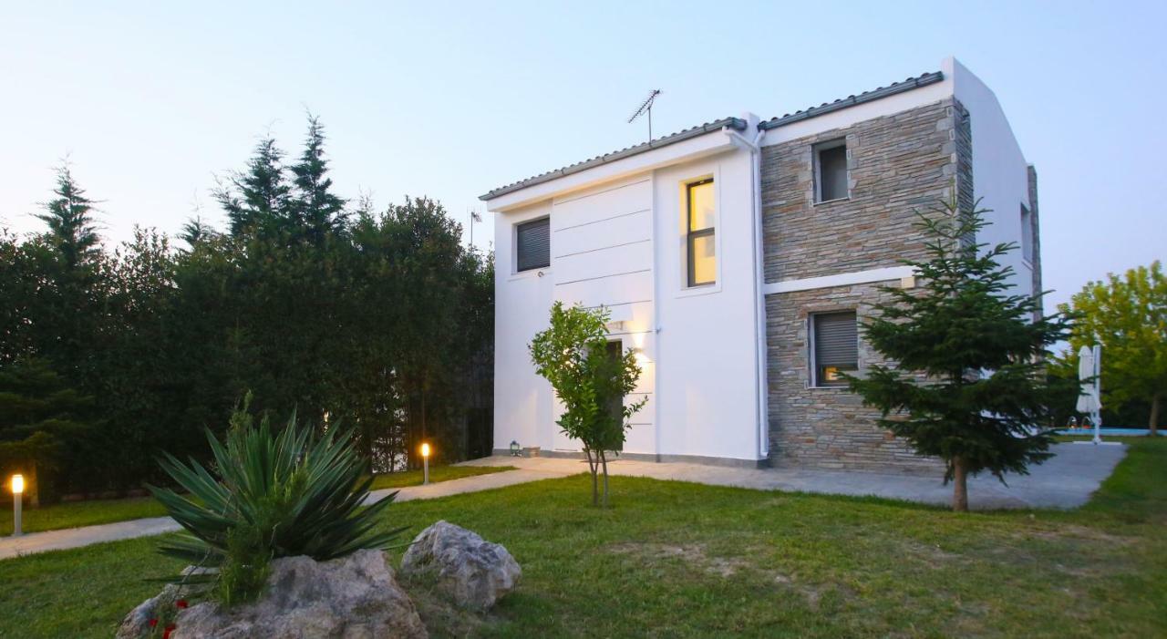 Sunny Sani Luxury Villas Bagian luar foto